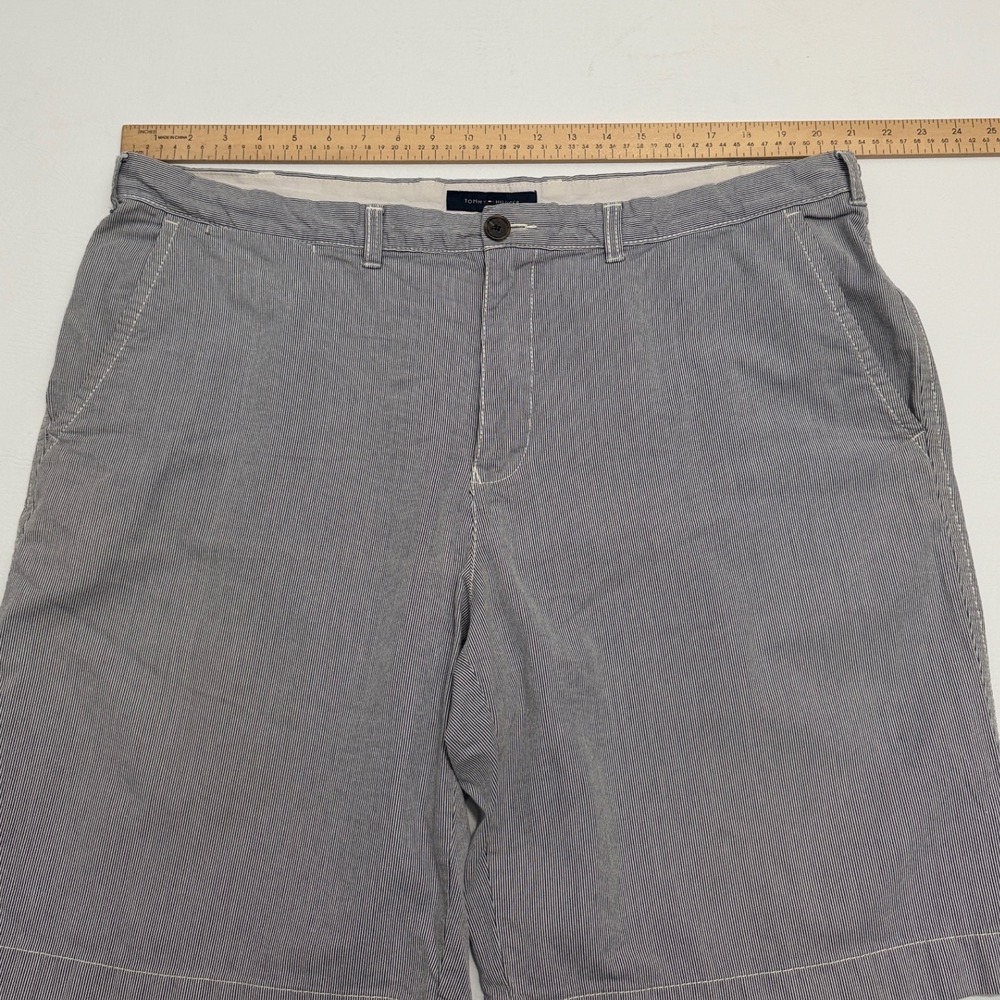 Tommy Hilfiger Men's Striped Chino Shorts Size 42 Gray White Casual - Picture 4 of 6